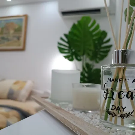 Grey 4 Apartment *